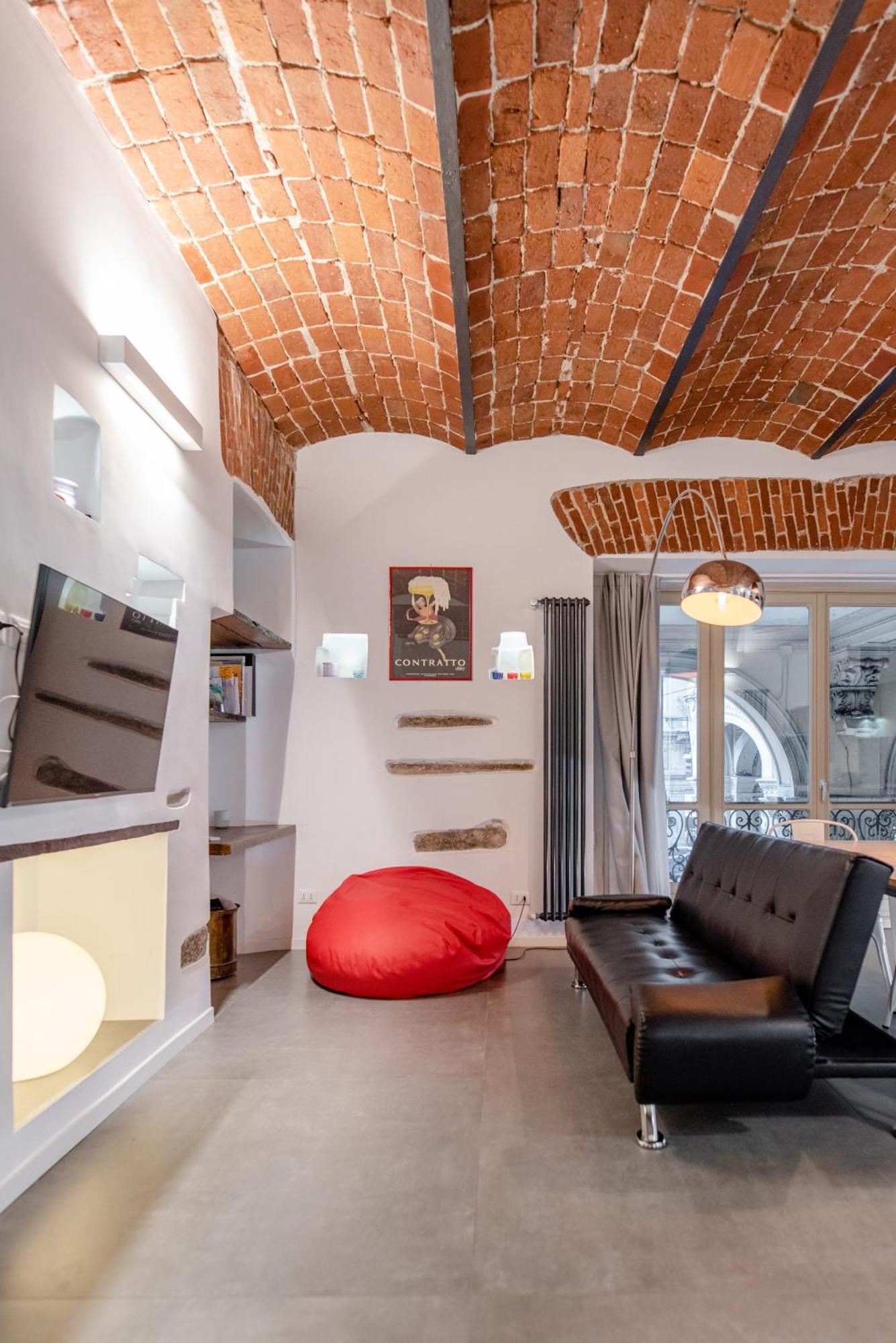 Suite & Queen Apartments Турин Экстерьер фото