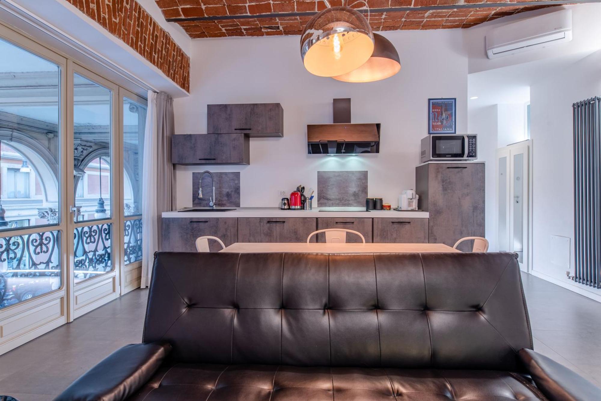 Suite & Queen Apartments Турин Экстерьер фото