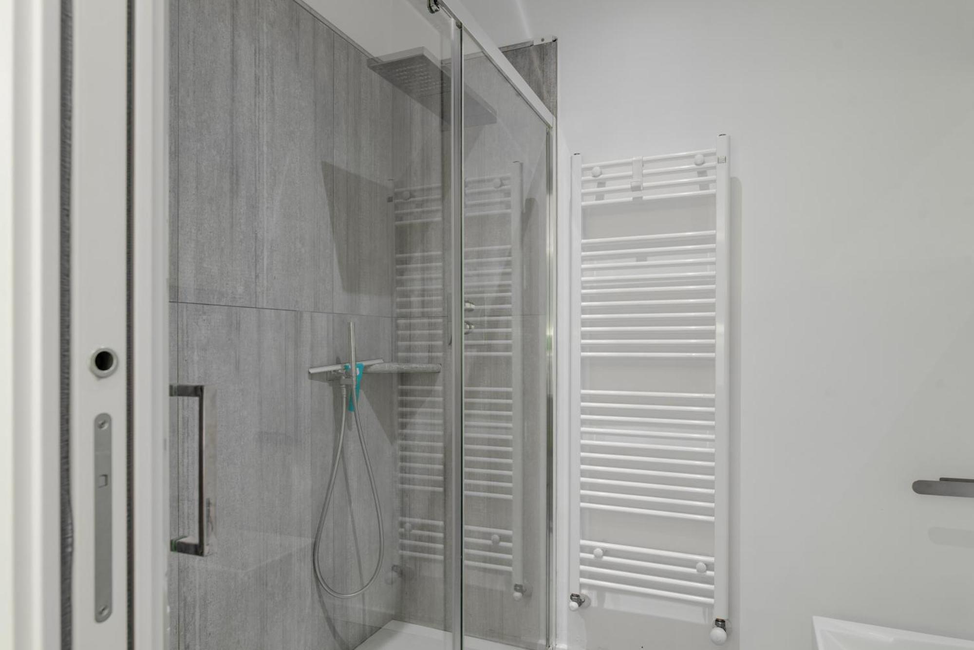 Suite & Queen Apartments Турин Экстерьер фото