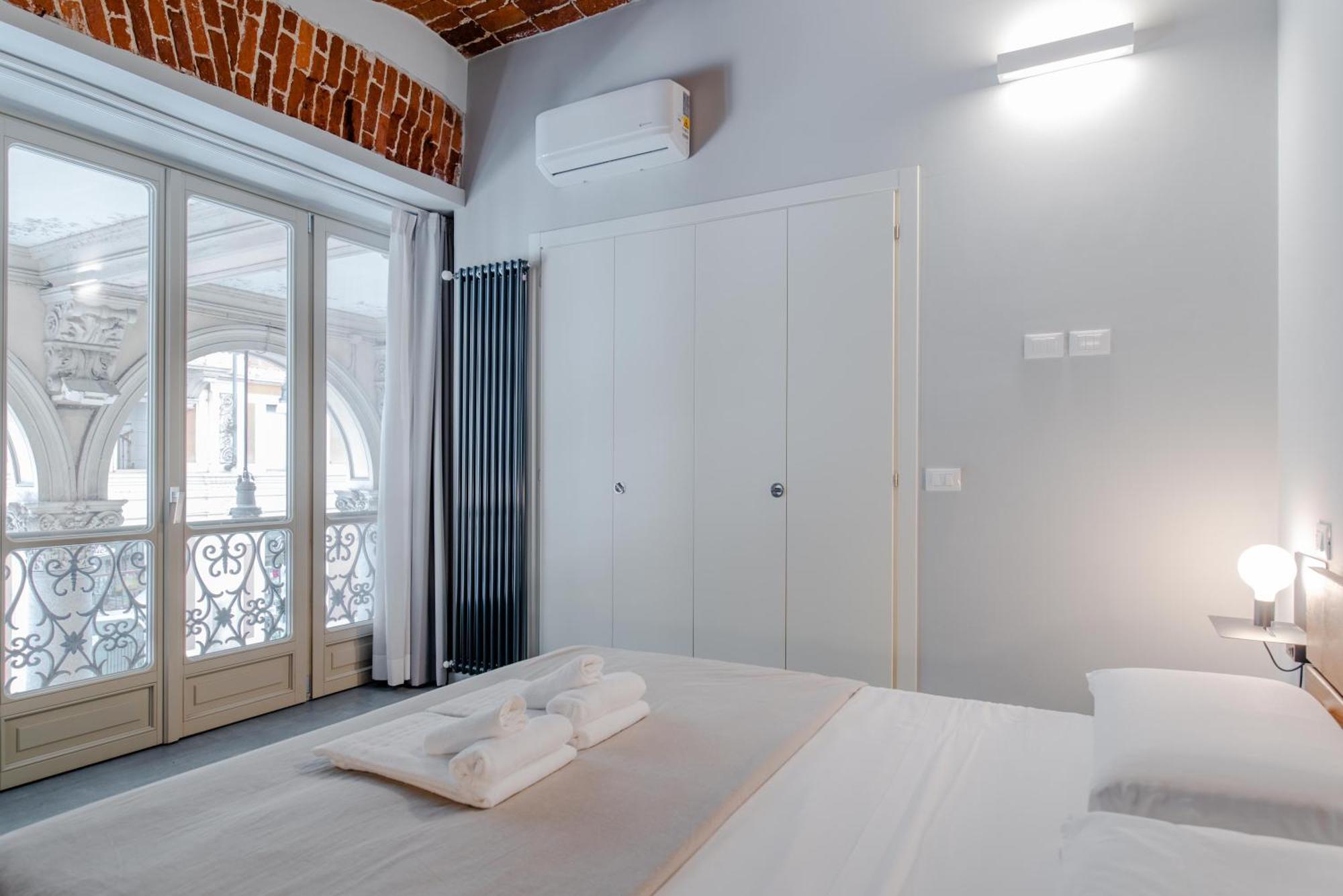 Suite & Queen Apartments Турин Экстерьер фото