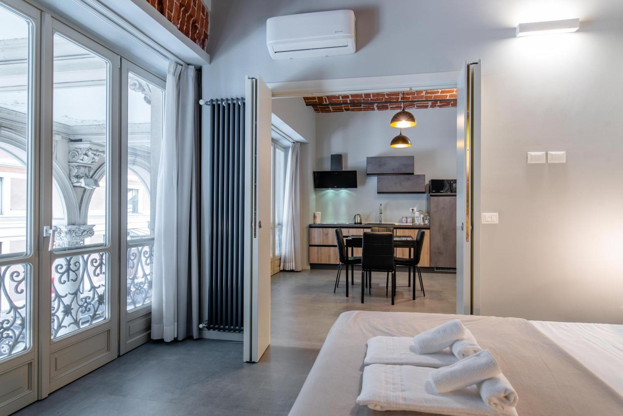 Suite & Queen Apartments Турин Экстерьер фото