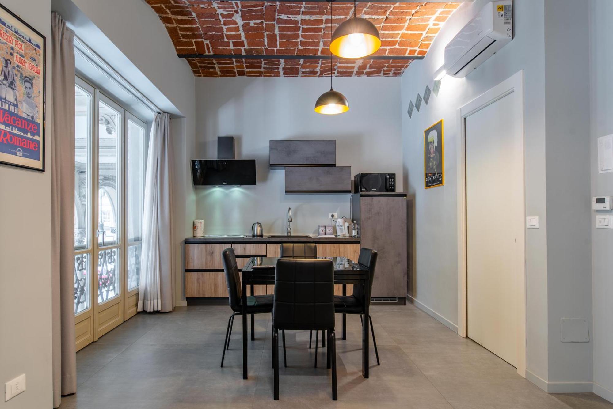 Suite & Queen Apartments Турин Экстерьер фото